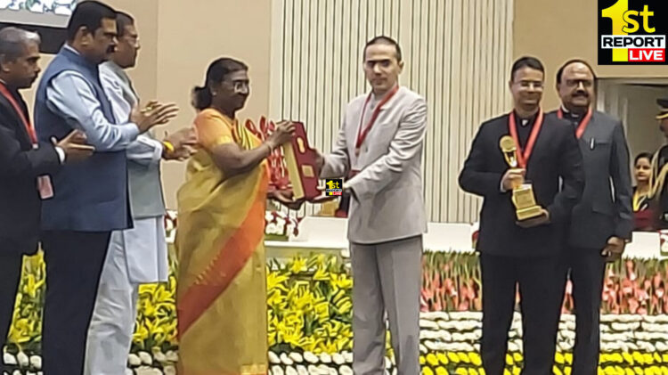 नई दिल्ली: राष्ट्रपति द्रोपति मुर्मू के हाथों से खूंटी डीसी,सरायकेला से किया गया सम्मानित डीसी भूमि सम्मान 2023!