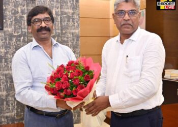 मुख्यमंत्री श्री हेमन्त सोरेन से आज झारखंड मंत्रालय में सीसीएल सीएमडी डॉ. बी. वीरा रेड्डी ने मुलाकात की।