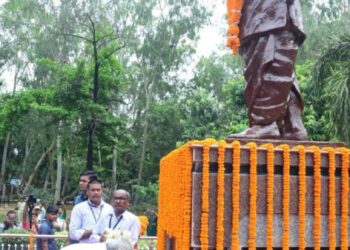 पूर्व मुख्यमंत्री स्व० सत्येंद्र नारायण सिन्हा जी की जयंती पर उन्हें भावभीनी श्रद्धांजलि अर्पित की गई…