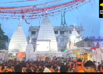 देवघर:बाबा बैद्यनाथ नगरी सोमवार को बोल बम हर हर महादेव से गूंजे मन्दिर परिसर!
