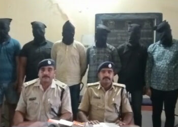 अंतर्रज्यीय गिरोह के सात लुटेरे ने पुलिस ने पिस्टल गिरफ्तार फर्जी पुलिस बनकर लूटकांड को देता अंजाम !