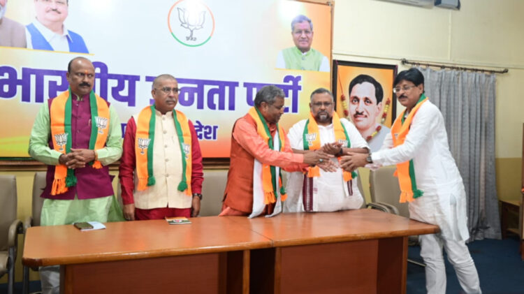 परिवार और पैसे की राजनीति करने वालों को हो रहा दर्द मोदी को हटाने के लिए हो रहे एकजुट – बाबूलाल मरांडी !