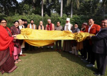 नरेंद्र मोदी की ओर से ख्वाजा मोइनुद्दीन चिश्ती के मजार पर चादरपोशी की जाएगी!