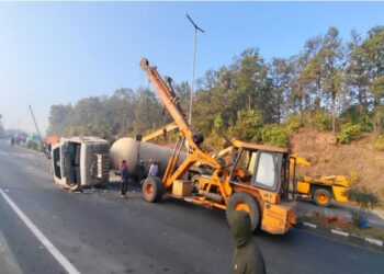 घाटी में फिर सड़क हादसा !