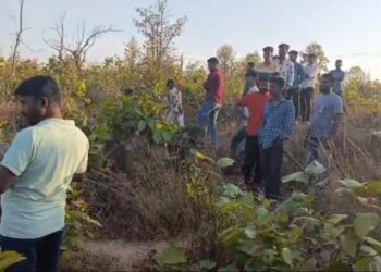 मधनिया गांव में अज्ञात व्यक्ति का शव मिलने से सनसनी !