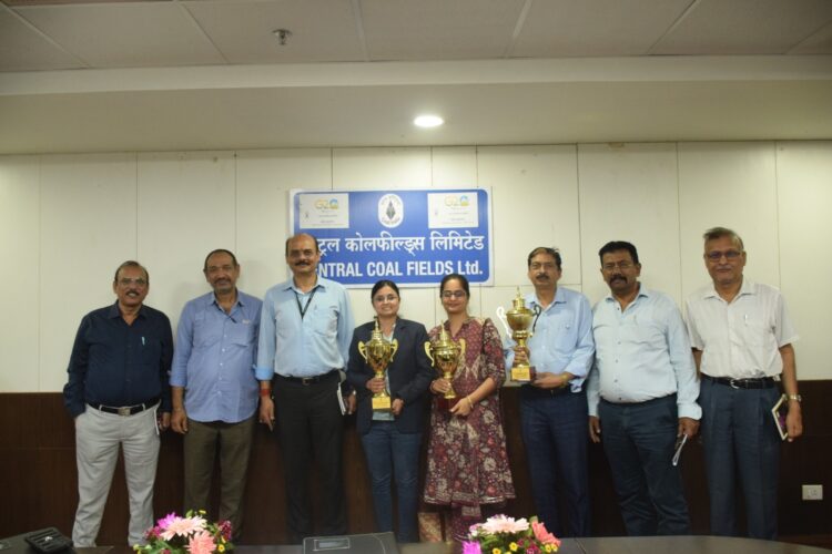 राजभाषा कार्यान्वयन समिति की तिमाही समीक्षा बैठक सीसीएल मुख्यालय में संपन्न !