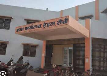 चोरों ने हेहल अंचल कार्यालय का ताला तोड़ा और हाथ साफ किया !