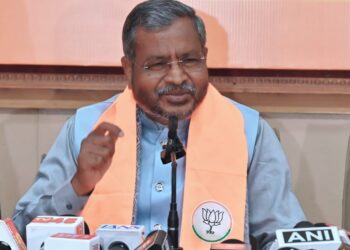 सीएम हेमंत सोरेन२६जनवरी को झारखंड में राष्ट्रीय ध्वज नहीं फहराना गणतंत्र दिवस और संविधान का अपमान है :बाबूलाल मरांडी !
