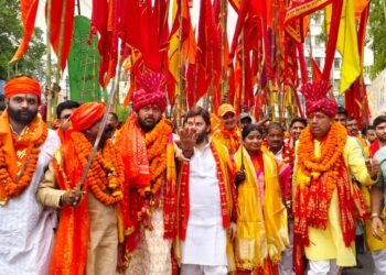 श्री सनातनपंचायत ने निकाली 251 राम ध्वज के साथ शोभायात्रा !