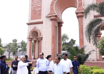 बिहार मुख्यमंत्री ने शहर स्थित विभिन्न निर्माणाधीन योजनाओं का किया निरीक्षण !
