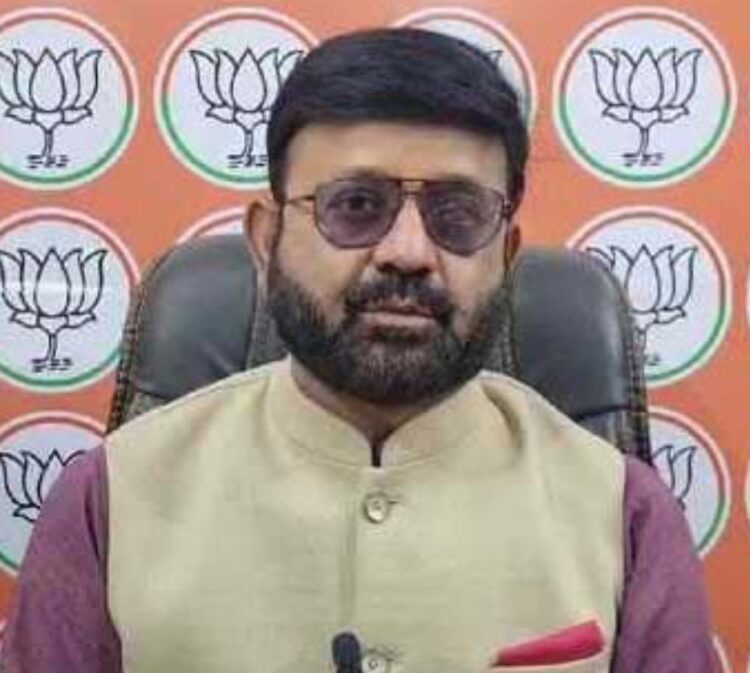 हेमंत सोरेन को खुश करने में जुटी कांग्रेस :प्रतुल शाह देव !