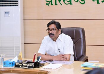 झारखंड सीएम नेअधिकारियों से स्वयं सेवी संस्थाओं द्वारा किए जा रहे योजनाओं के संचाल की समीक्षा लिया !