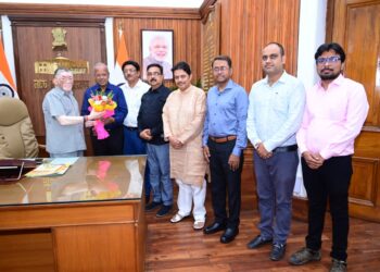 भारत तिब्बत संघ, झारखंड के एक प्रतिनिधिमंडल ने आज  राज्यपाल संतोष गंगवार  से राजभवन में शिष्टाचार भेंट !