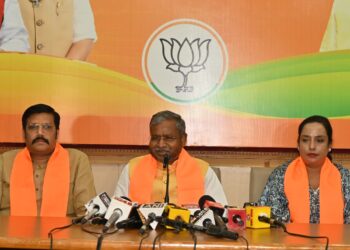 नारी शक्ति वंदन अधिनियम पर विशेष सत्र के आग्रह के लिए भाजपा मुख्यमंत्री !