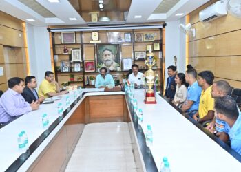सीएम हेमन्त सोरेन ने भारतीय डेफ क्रिकेट टीम के खिलाड़ियों को दी बधाई, किया सम्मानित !
