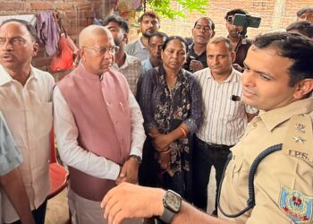 कोकर से लापता 18 माह की अबोध बच्ची के परिजनों से मिले -आदित्य साहू !