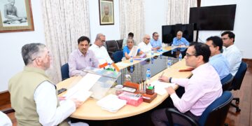 झारखंड राज्यपाल  संतोष कुमार गंगवार ने बिहार आई बैंक ट्रस्ट के कार्यों की समीक्षा किया !
