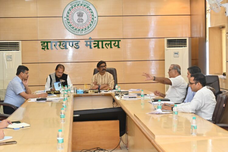 झारखंड के मुख्यमंत्री हेमन्त सोरेन की अध्यक्षता में वित्त एवं वाणिज्य-कर विभाग की उच्च स्तरीय समीक्षात्मक बैठक सम्पन्न !